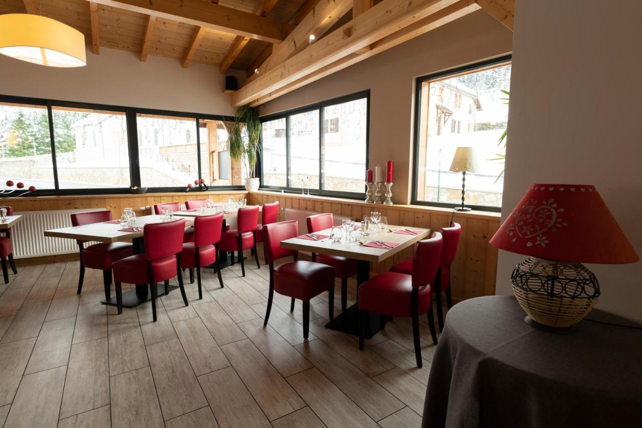 Hotel Restaurant Le Centre Lélex Екстериор снимка